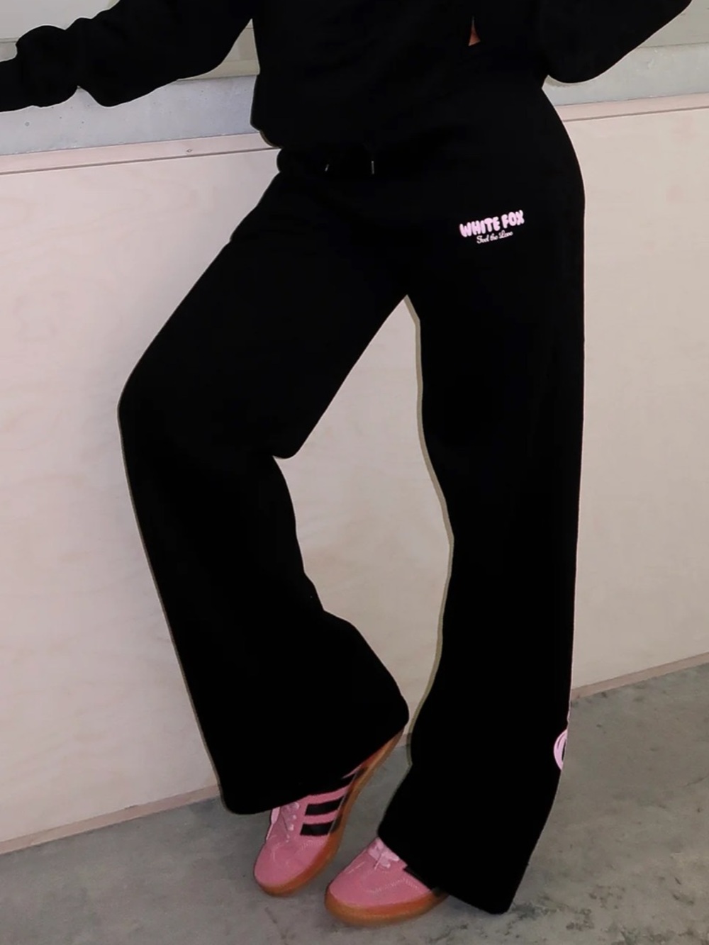 White Fox “Feel The Love Wide Leg Sweatpants Black”